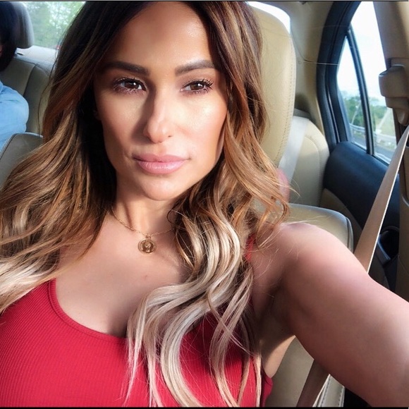 Meet your Posher, Ana - Picture 1 of 1